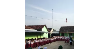 Kegiatan Pra KBM Upacara Bendera